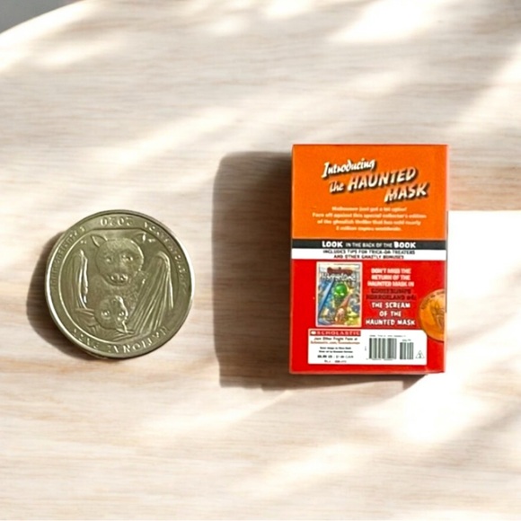 Mini Brands Book Goosebumps - Picture 2 of 2